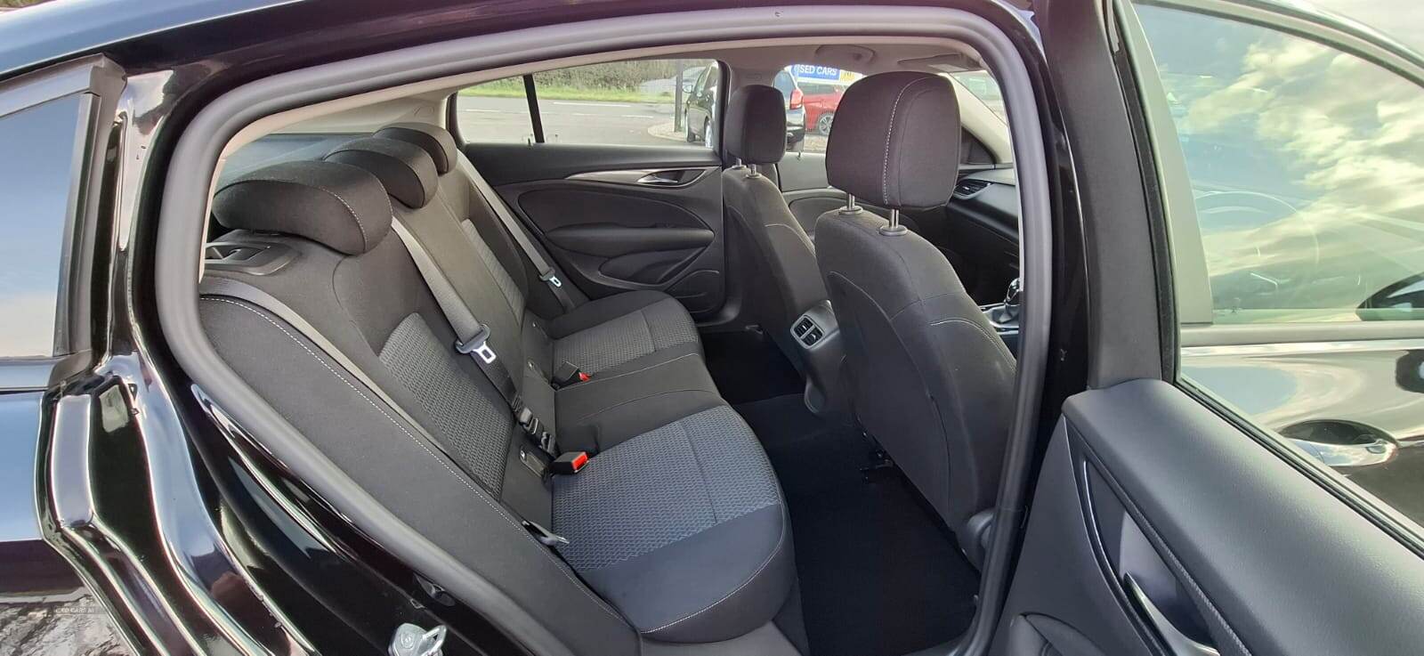 Sep 2020 Vauxhall Insignia 1.5 Turbo D SE Nav 5dr