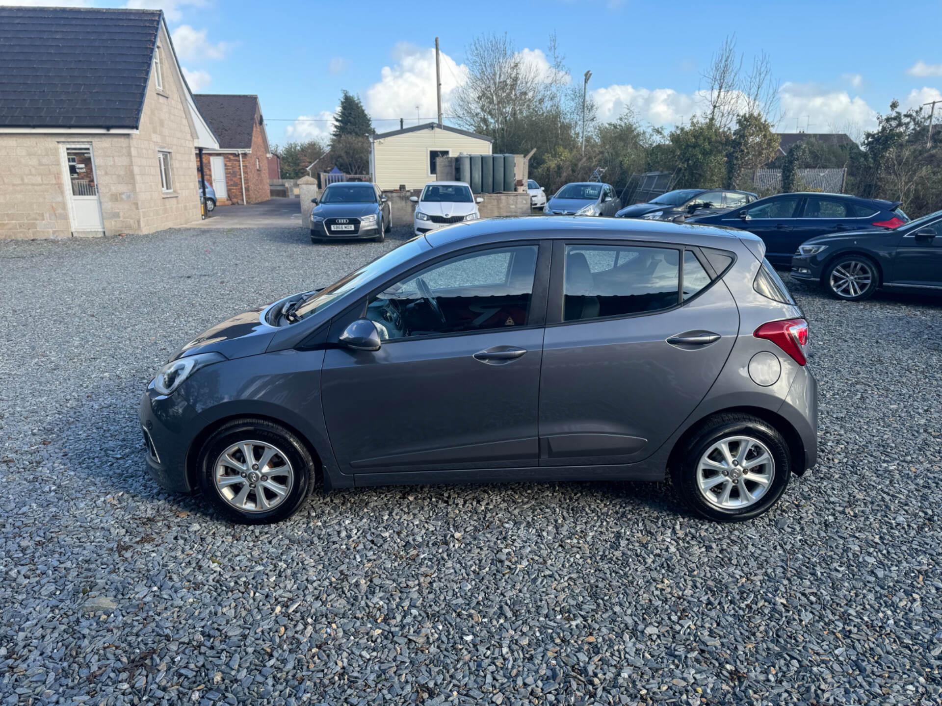 Hyundai i10 HATCHBACK in Armagh