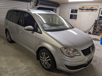 Volkswagen Touran 2.0 TDI SE 5dr in Down