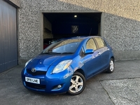 Toyota Yaris HATCHBACK in Down