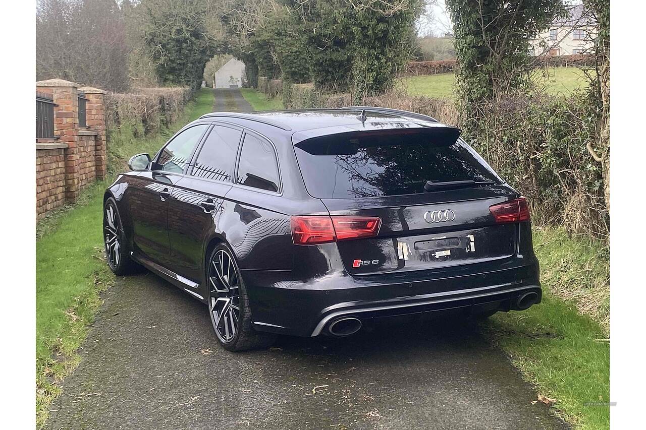 Jan 2018 Audi RS6 4.0T FSI Quattro RS 6 Performance 5dr Tip Auto