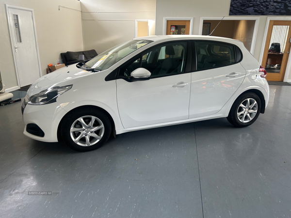 Peugeot 208 DIESEL HATCHBACK in Derry / Londonderry