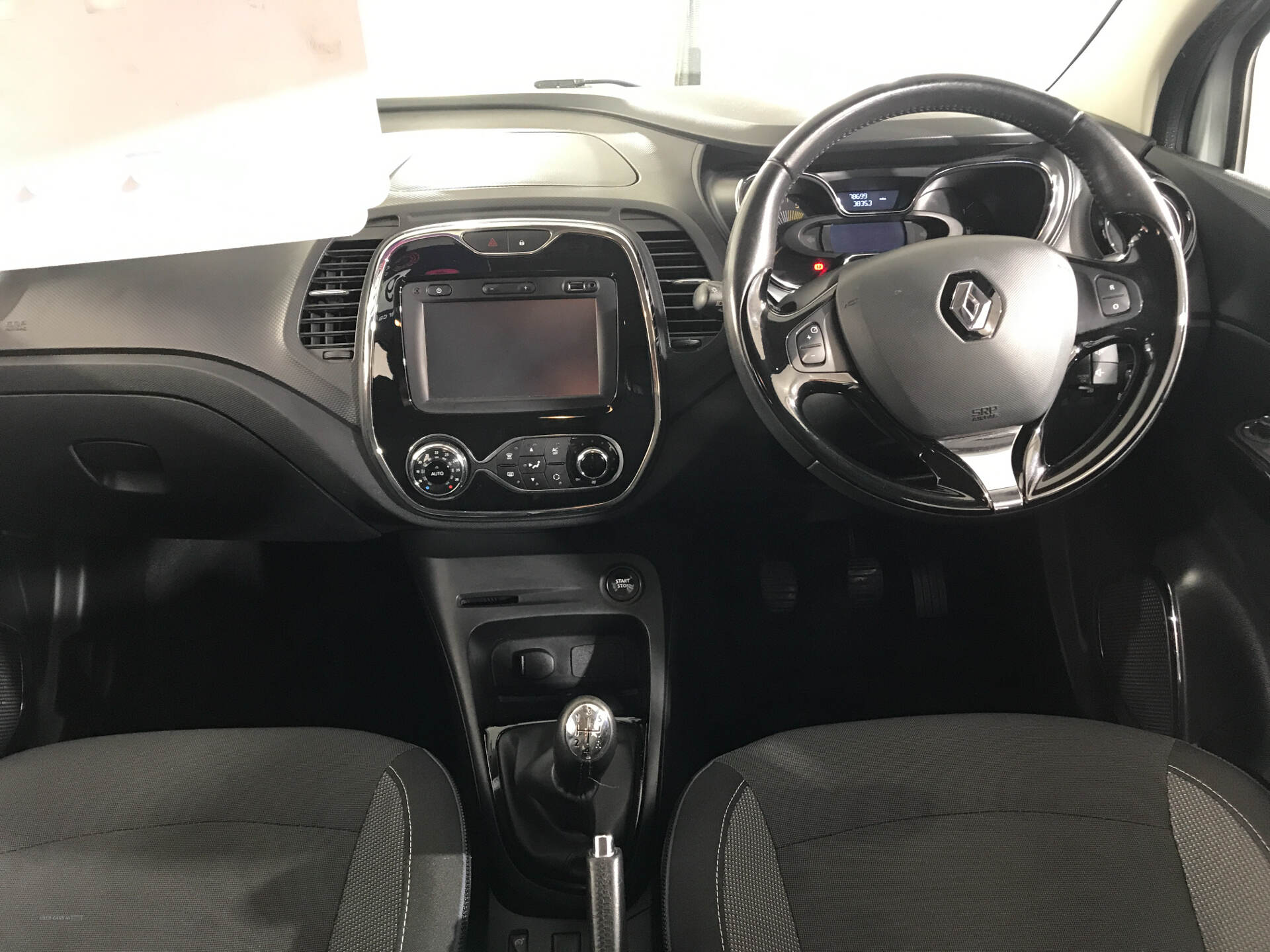 Renault Captur DIESEL HATCHBACK in Antrim