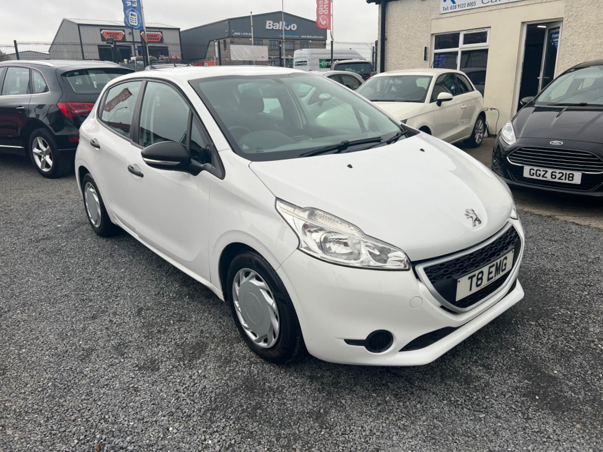 Peugeot 208 HATCHBACK in Down