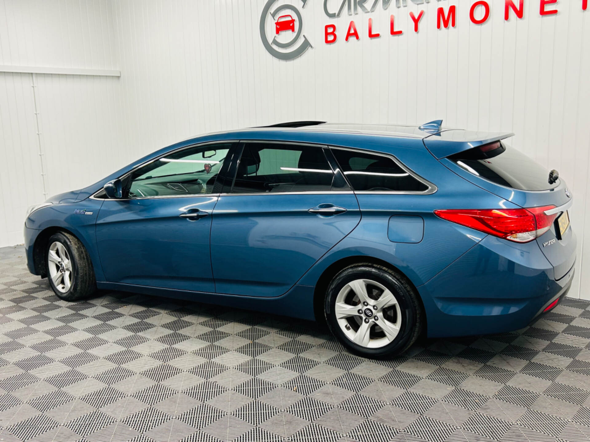 Hyundai i40 DIESEL TOURER in Antrim