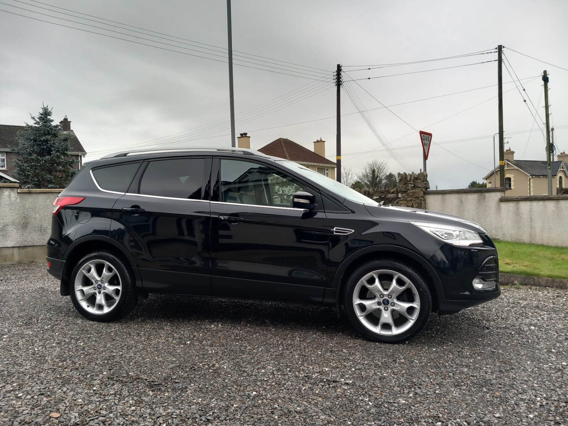 Ford Kuga DIESEL ESTATE in Tyrone
