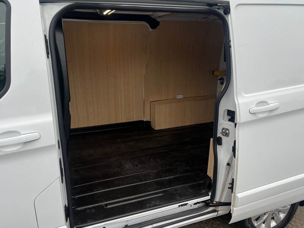 Jun 2023 Ford Transit Custom 2.0 EcoBlue 130ps Low Roof Limited Van