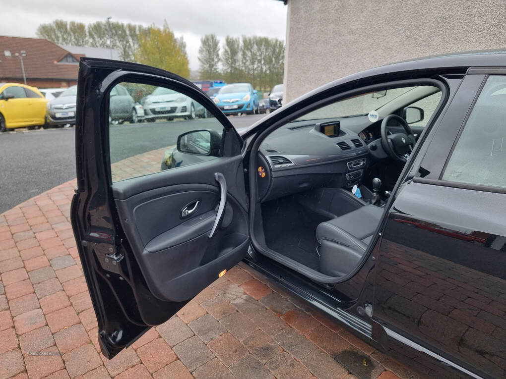 Jan 2016 Renault Megane 1.5 dCi Dynamique Nav 5dr