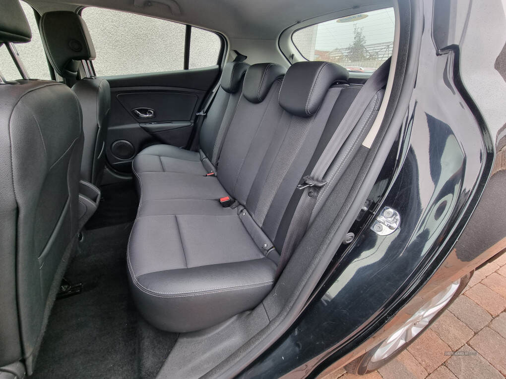 Jan 2016 Renault Megane 1.5 dCi Dynamique Nav 5dr