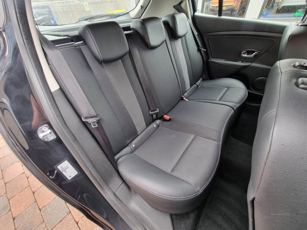 Jan 2016 Renault Megane 1.5 dCi Dynamique Nav 5dr