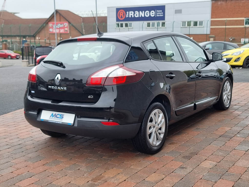 Jan 2016 Renault Megane 1.5 dCi Dynamique Nav 5dr