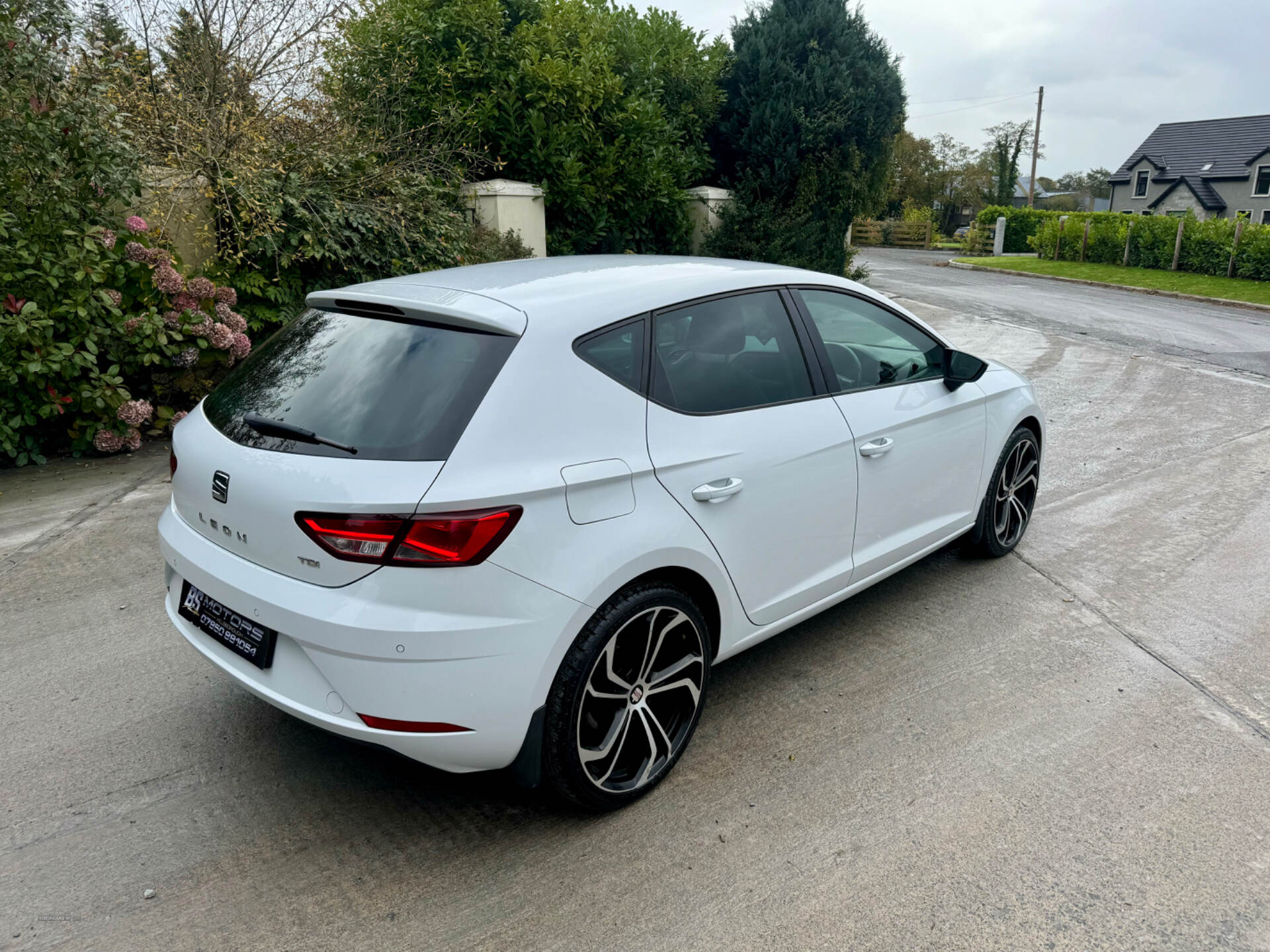 Seat Leon DIESEL HATCHBACK in Down