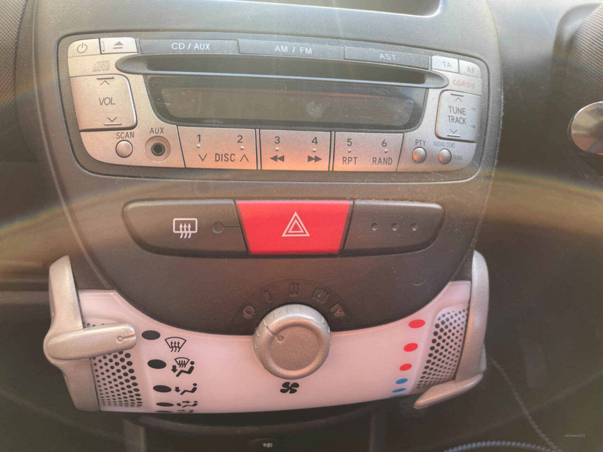 Apr 2014 Citroen C1 1.0i VT 3dr