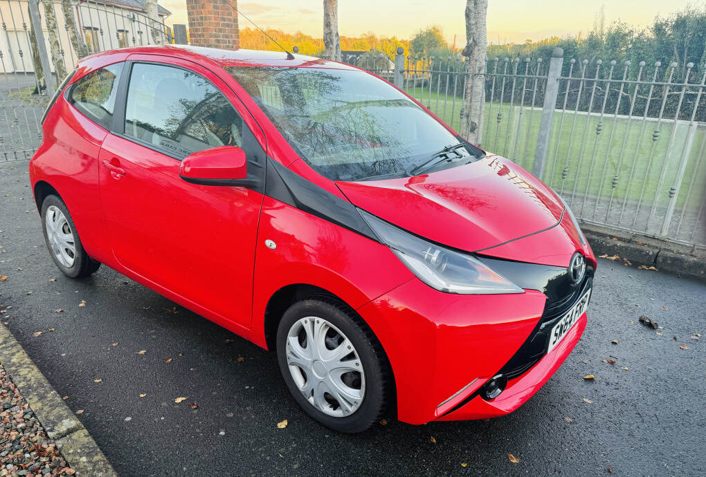 Jan 2015 Toyota Aygo 1.0 VVT-i X-Play 3dr