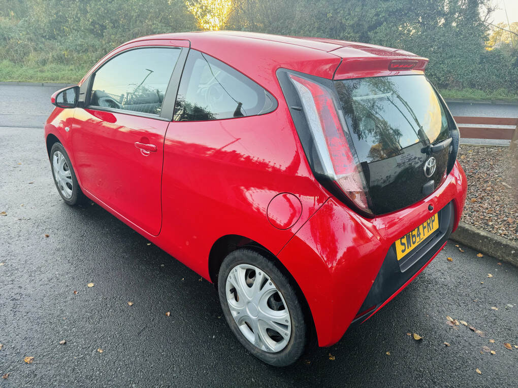 Jan 2015 Toyota Aygo 1.0 VVT-i X-Play 3dr