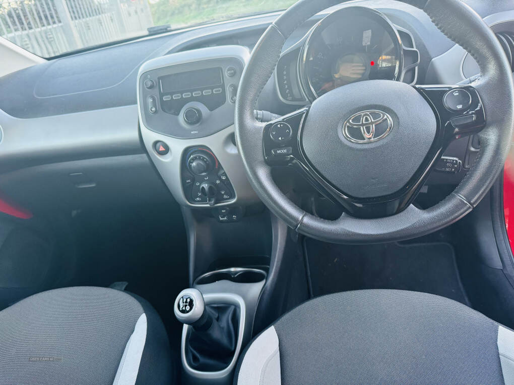 Jan 2015 Toyota Aygo 1.0 VVT-i X-Play 3dr
