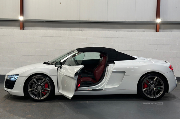 Audi R8 SPYDER in Antrim