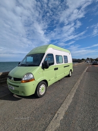 Renault Master Camper in Down