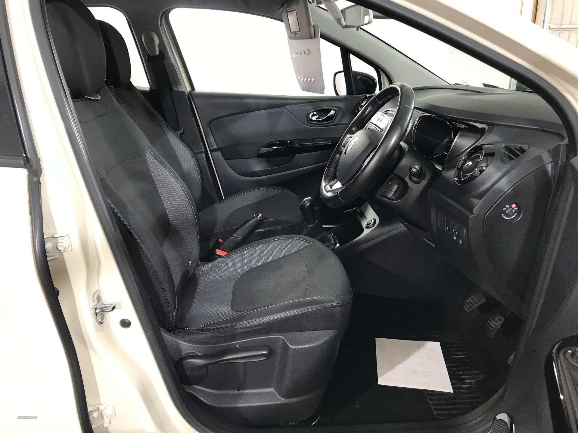 Renault Captur DIESEL HATCHBACK in Antrim