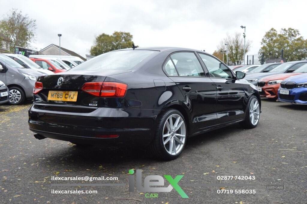 Sep 2015 Volkswagen Jetta 2.0 TDI SE 4dr