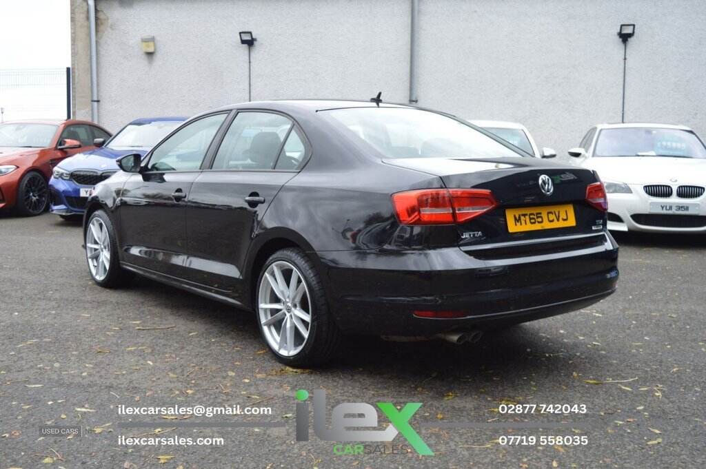 Sep 2015 Volkswagen Jetta 2.0 TDI SE 4dr