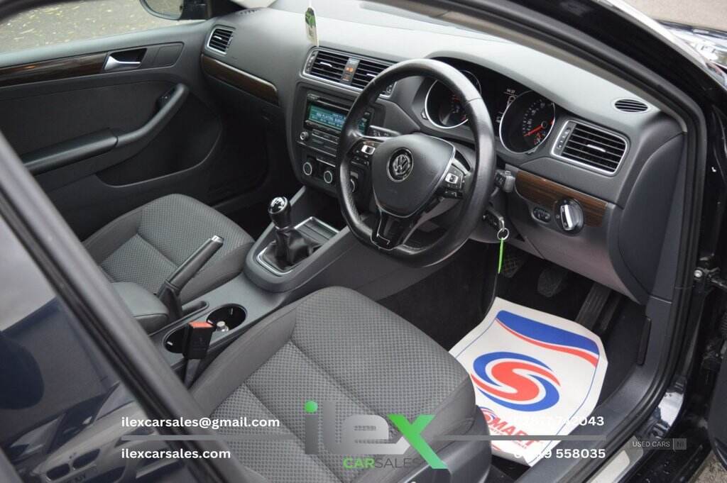Sep 2015 Volkswagen Jetta 2.0 TDI SE 4dr