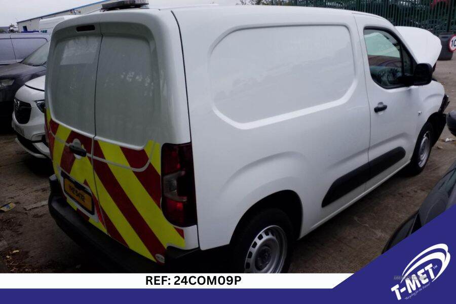 Oct 2021 Vauxhall Combo 2000 1.5 Turbo D 75ps H1 Dynamic Van