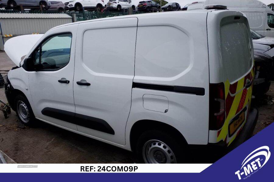 Oct 2021 Vauxhall Combo 2000 1.5 Turbo D 75ps H1 Dynamic Van
