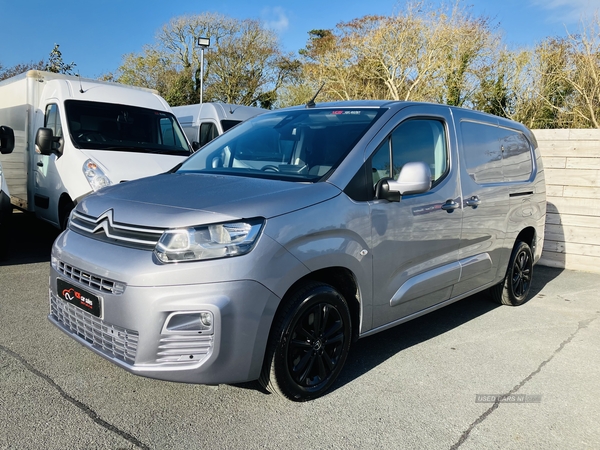 Citroen Berlingo XL DIESEL in Down