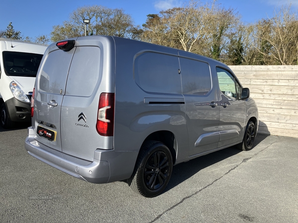 Citroen Berlingo XL DIESEL in Down