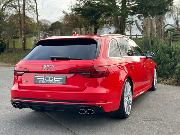 Audi A4 AVANT in Antrim