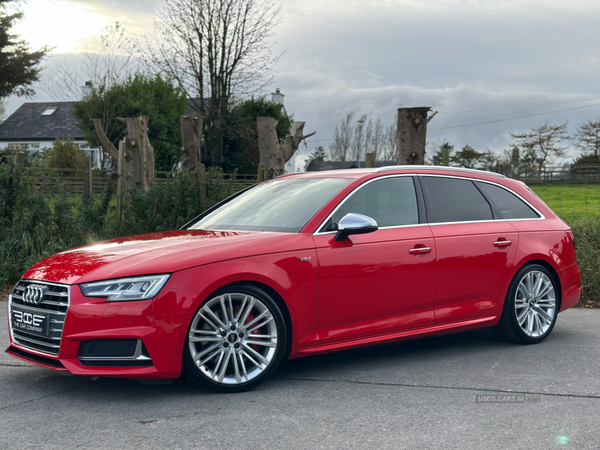 Audi A4 AVANT in Antrim