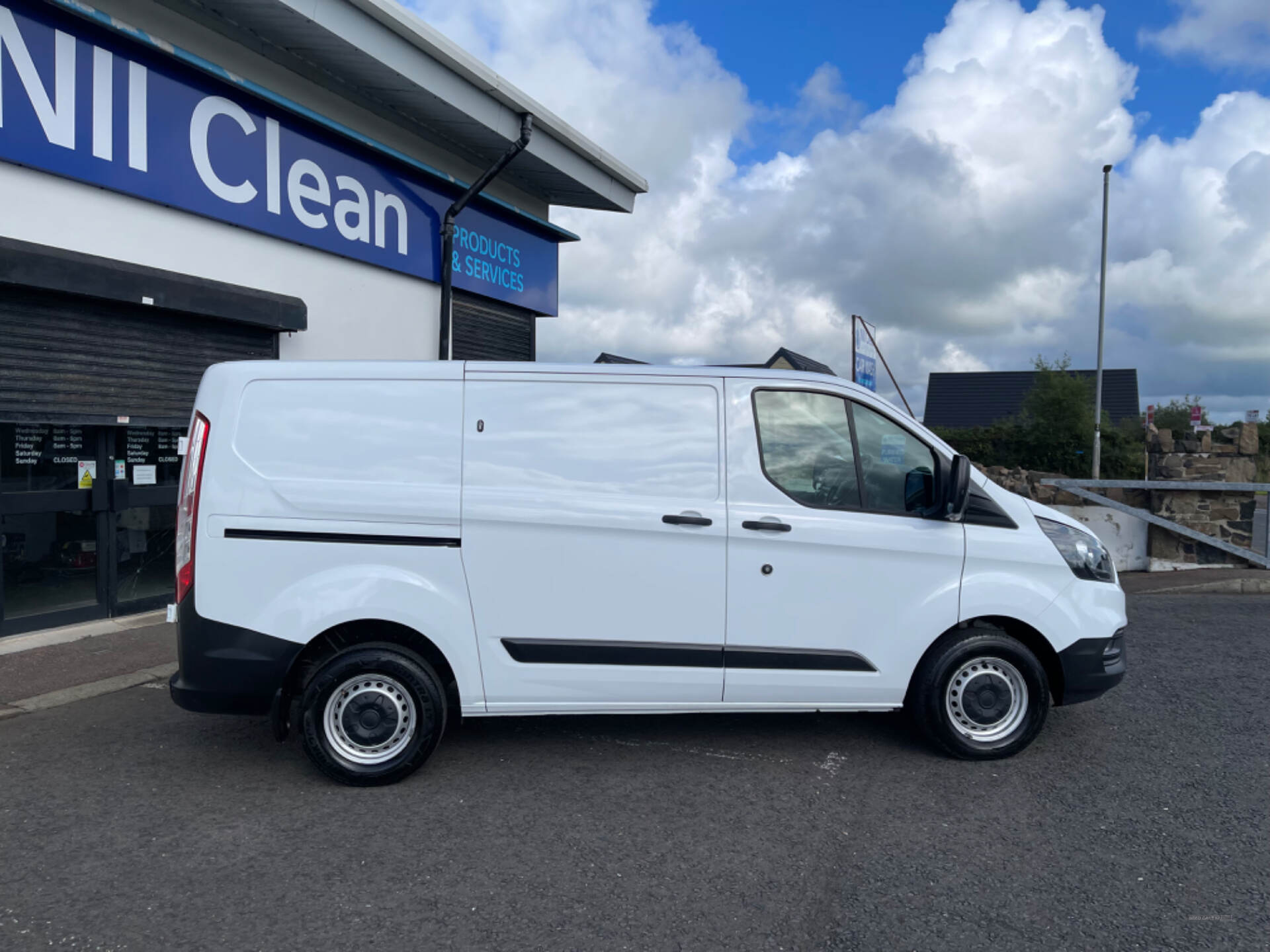 Dec 2019 Ford Transit Custom 2.0 EcoBlue 105ps Low Roof Leader Van