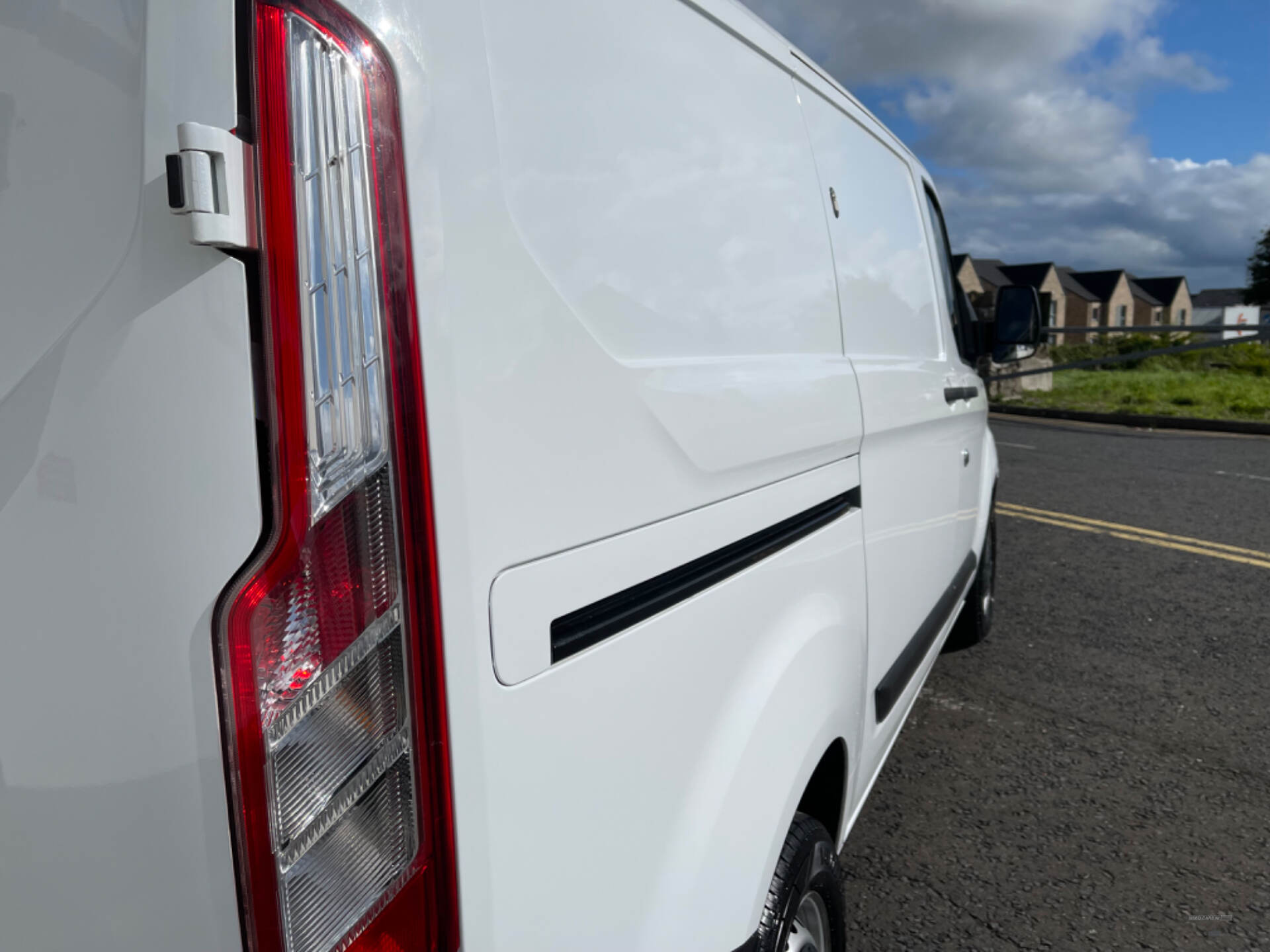 Dec 2019 Ford Transit Custom 2.0 EcoBlue 105ps Low Roof Leader Van