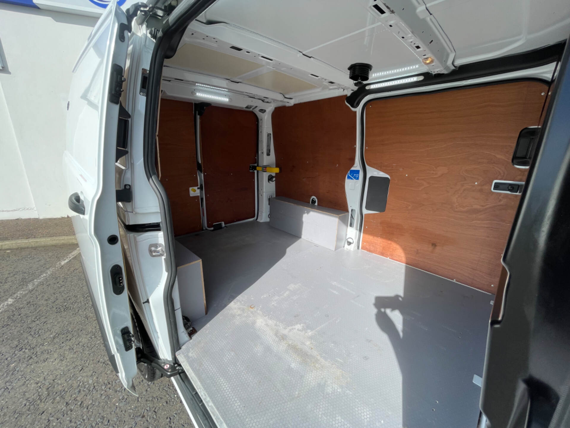 Dec 2019 Ford Transit Custom 2.0 EcoBlue 105ps Low Roof Leader Van
