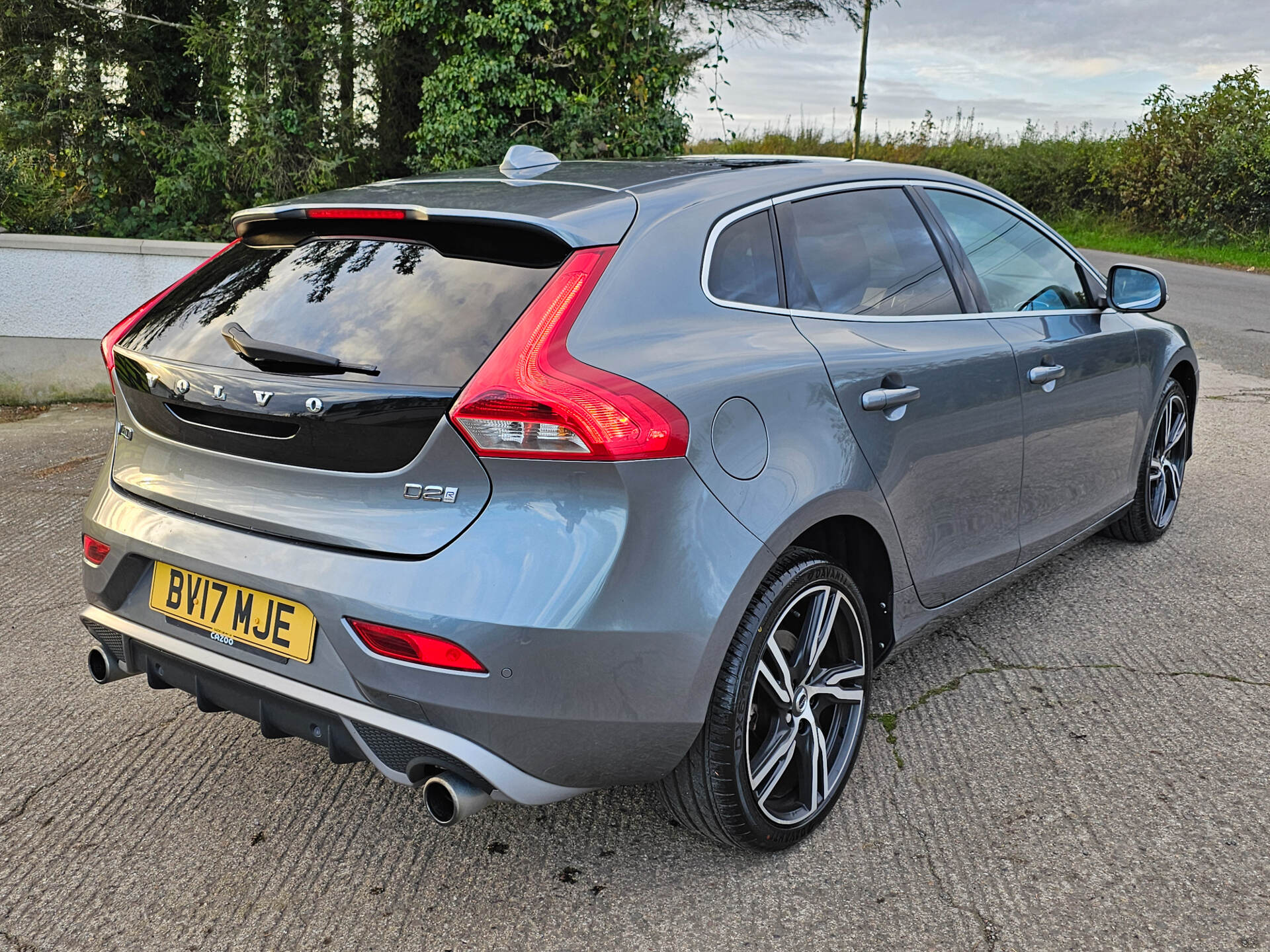 Volvo V40 DIESEL HATCHBACK in Tyrone