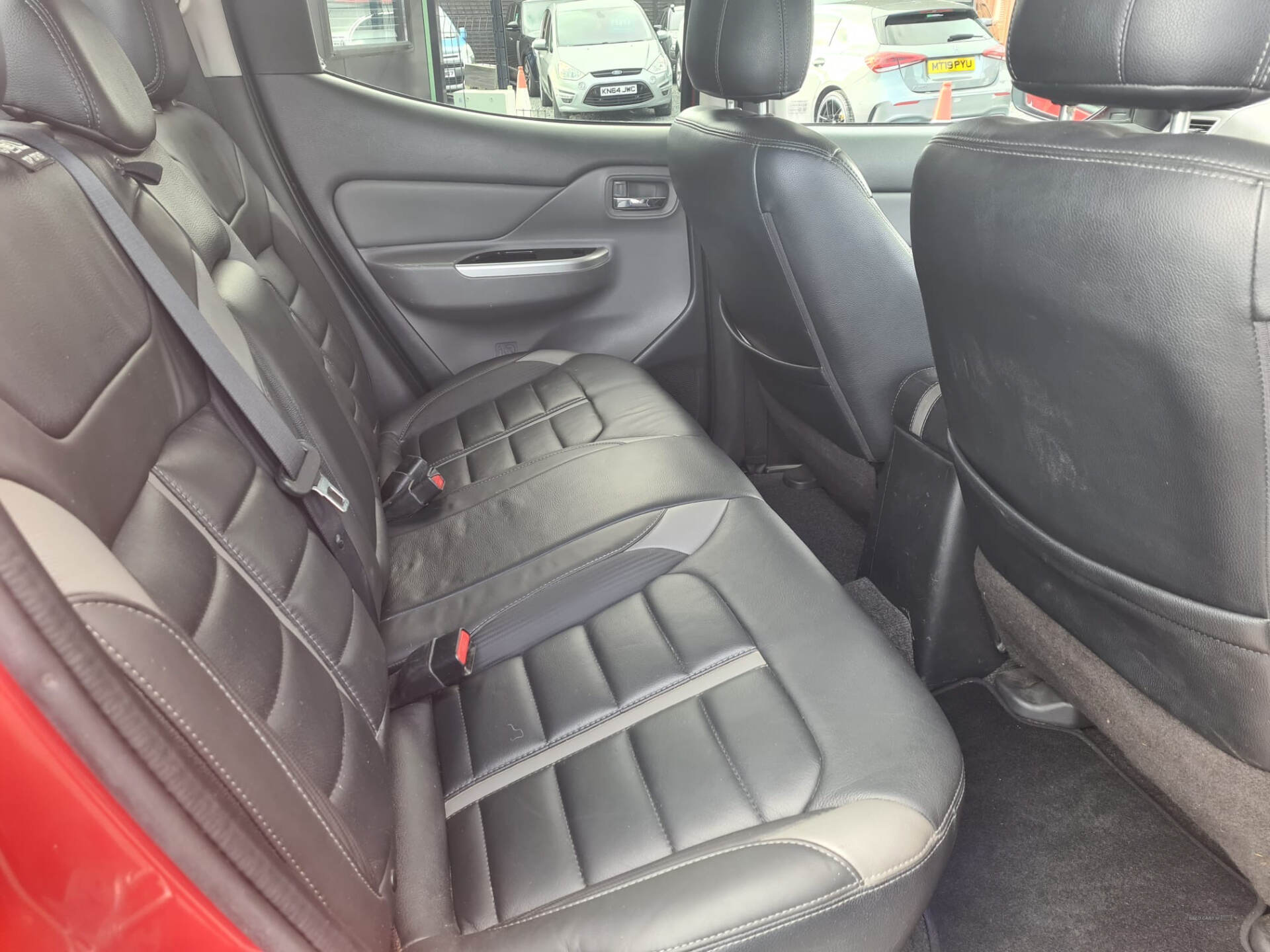 Nov 2017 Mitsubishi L200 Double Cab DI-D 178 Barbarian 4WD