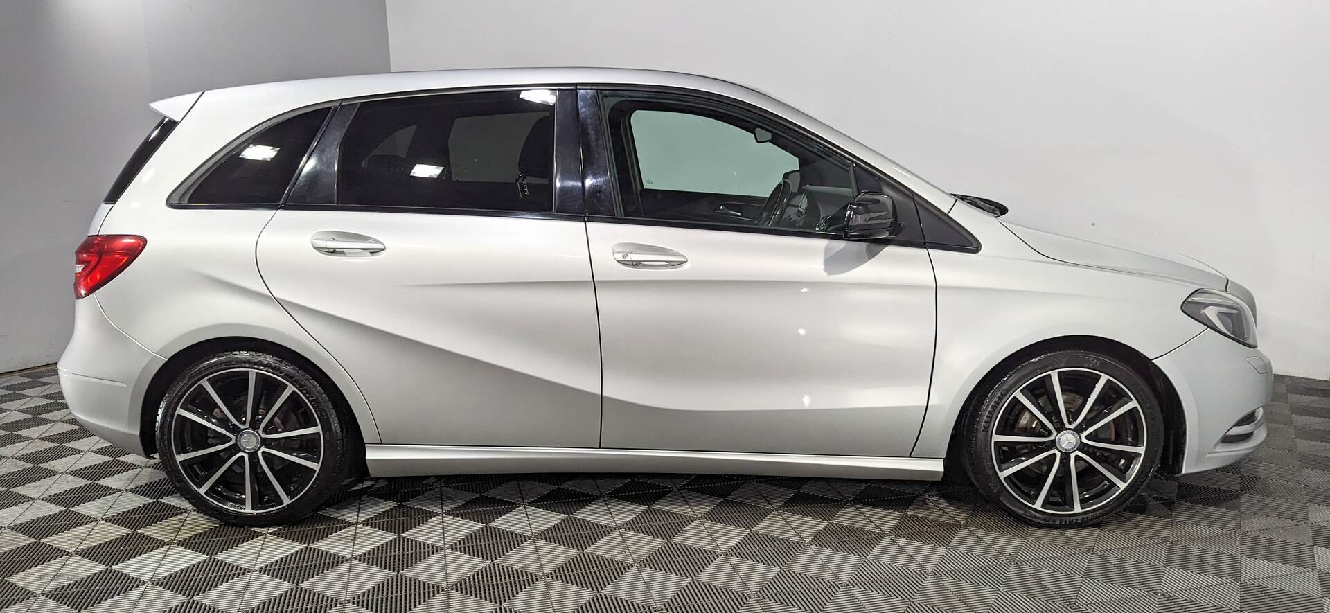 Feb 2013 Mercedes B-Class B180 BlueEFFICIENCY Sport 5dr