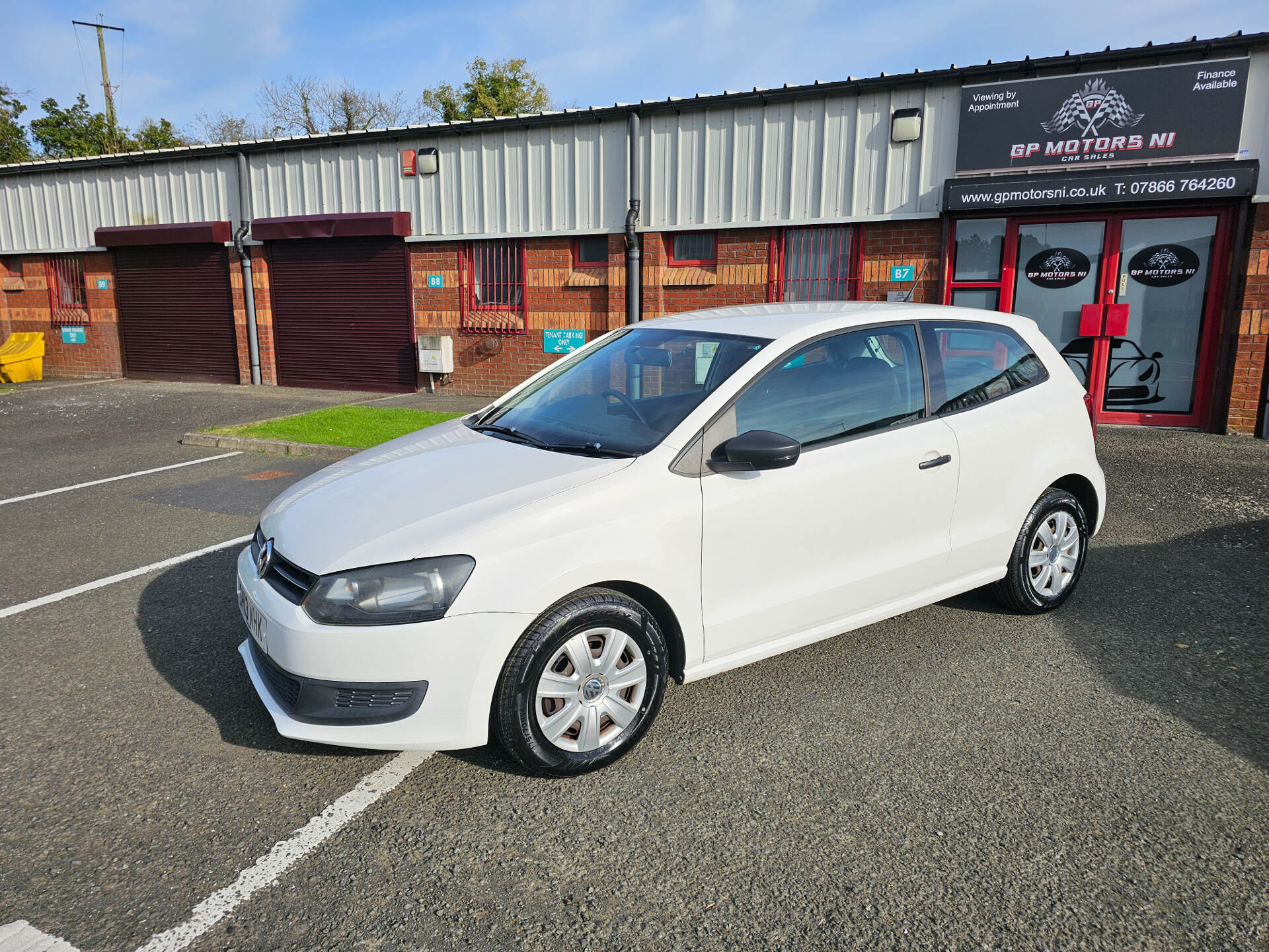 Volkswagen Polo HATCHBACK in Down