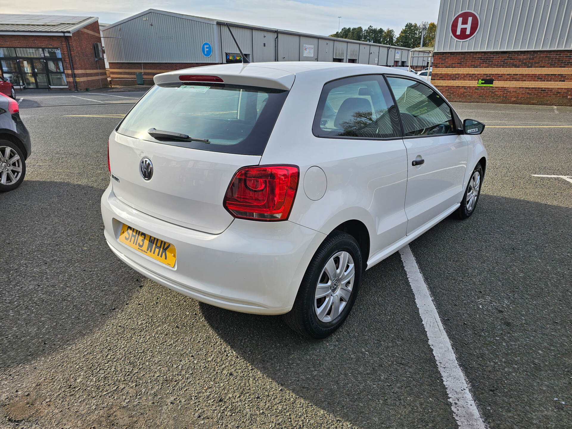 Volkswagen Polo HATCHBACK in Down