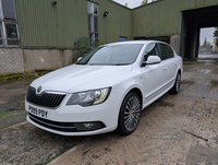 Skoda Superb 2.0 TDI CR 140 Laurin + Klement 5dr in Down