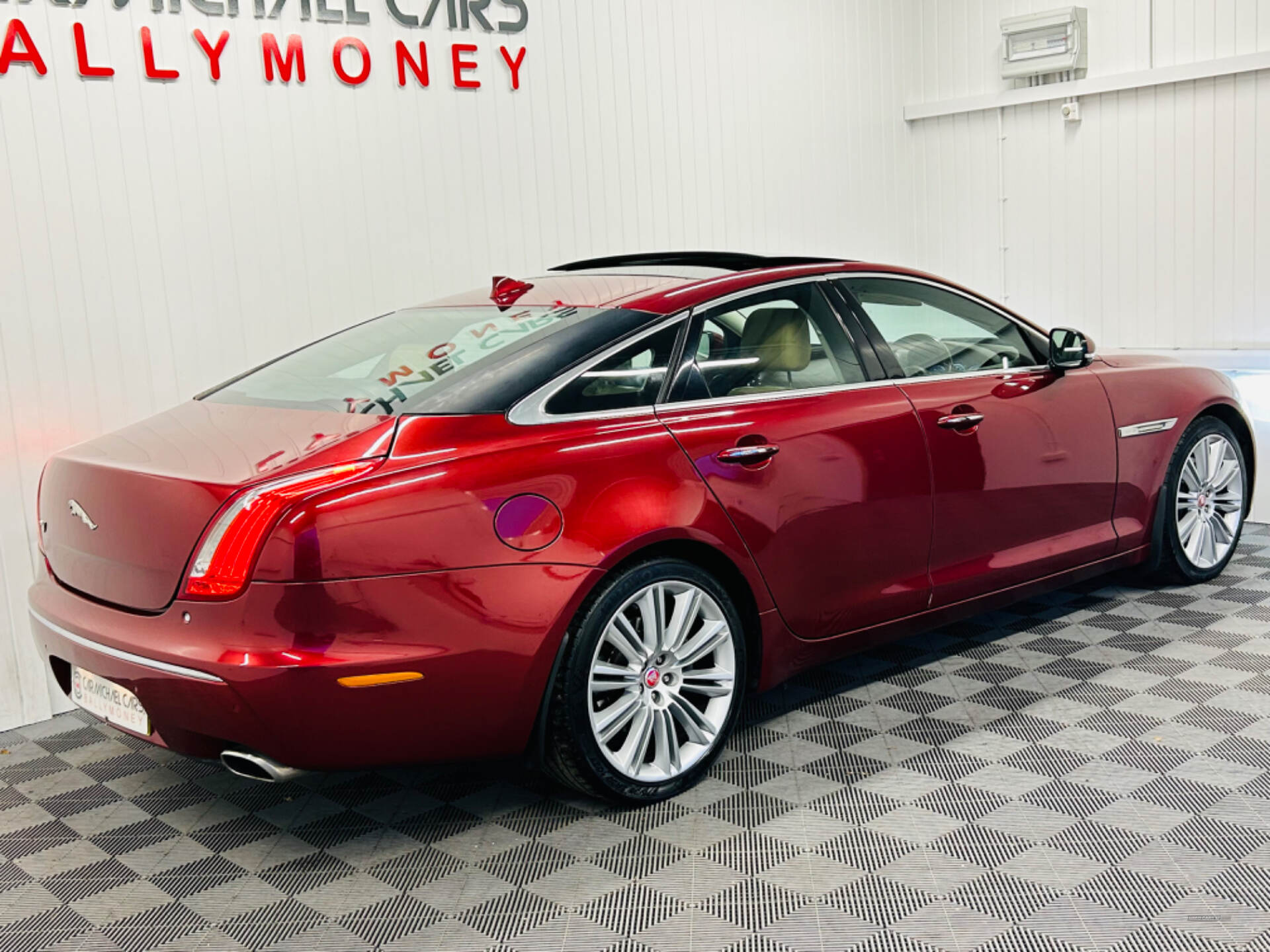 Jaguar XJ Series DIESEL SALOON in Antrim