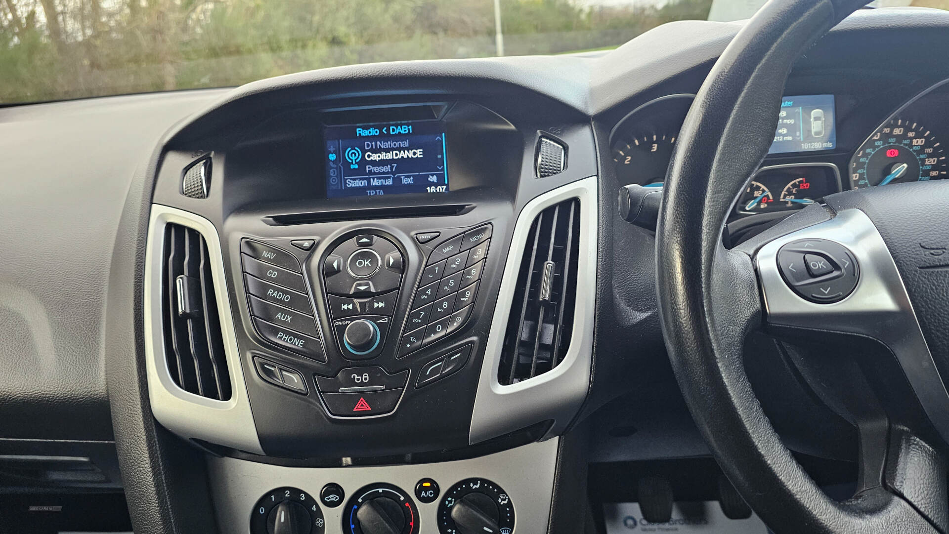 Sep 2014 Ford Focus 1.6 TDCi 115 Zetec Navigator 5dr
