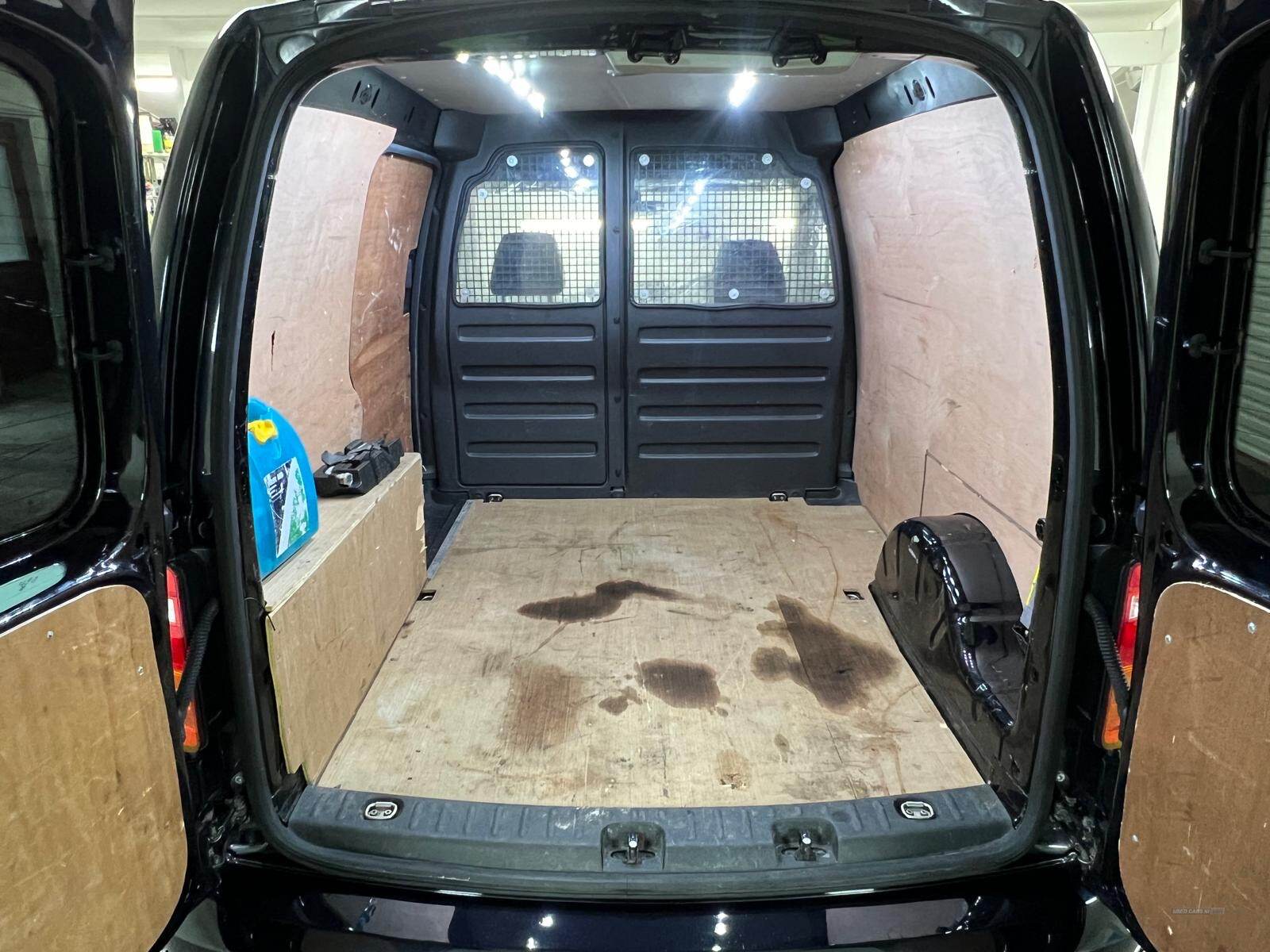 Nov 2016 Volkswagen Caddy 1.6 TDI 102PS Edition Van
