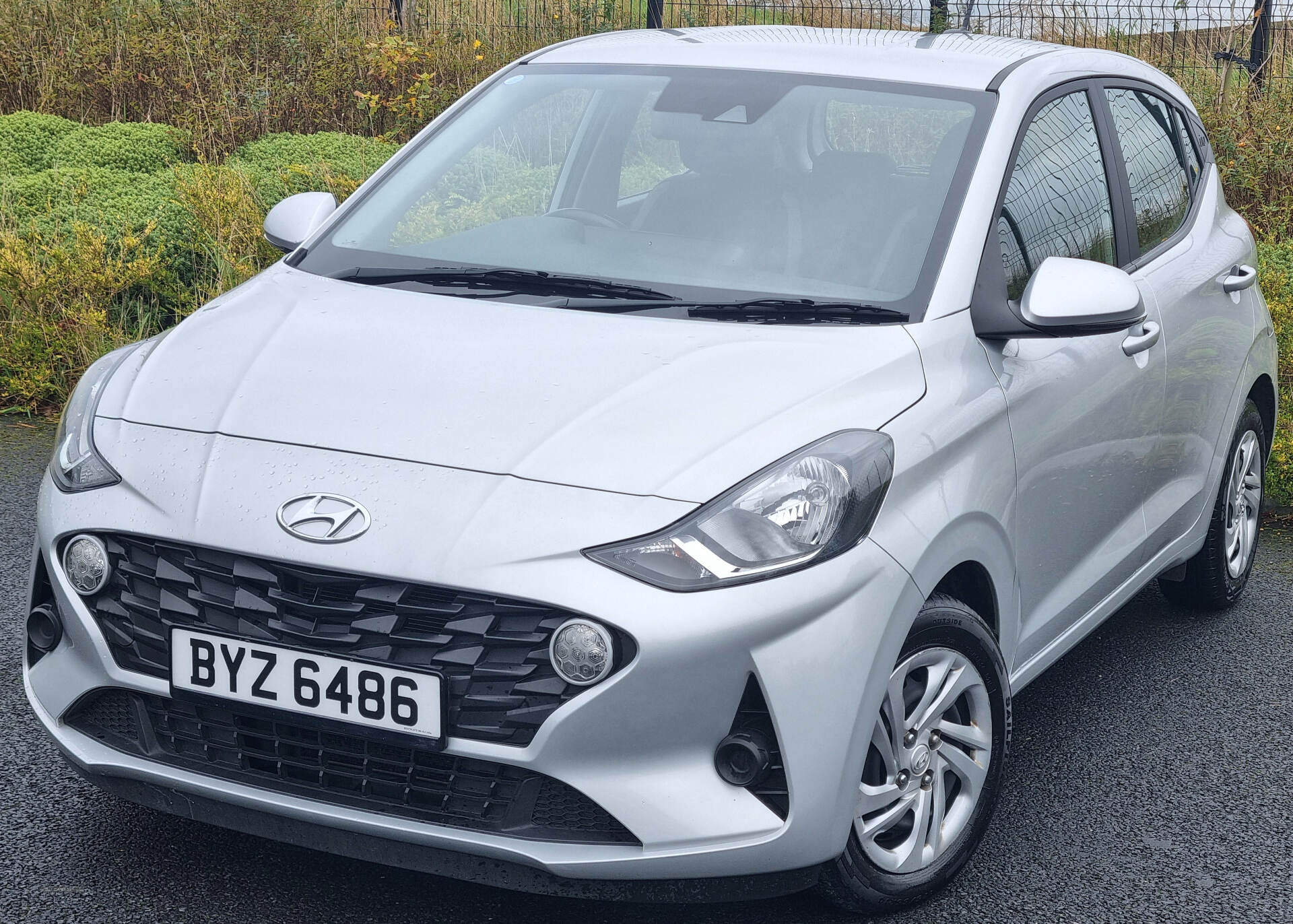 Hyundai i10 HATCHBACK in Armagh