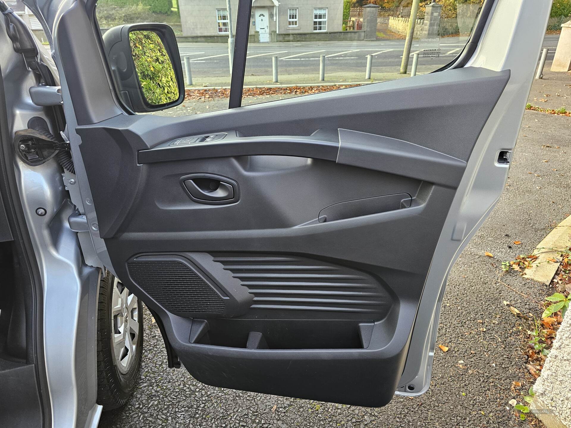 Jun 2022 Renault Trafic SL28 Blue dCi 150 Business Van