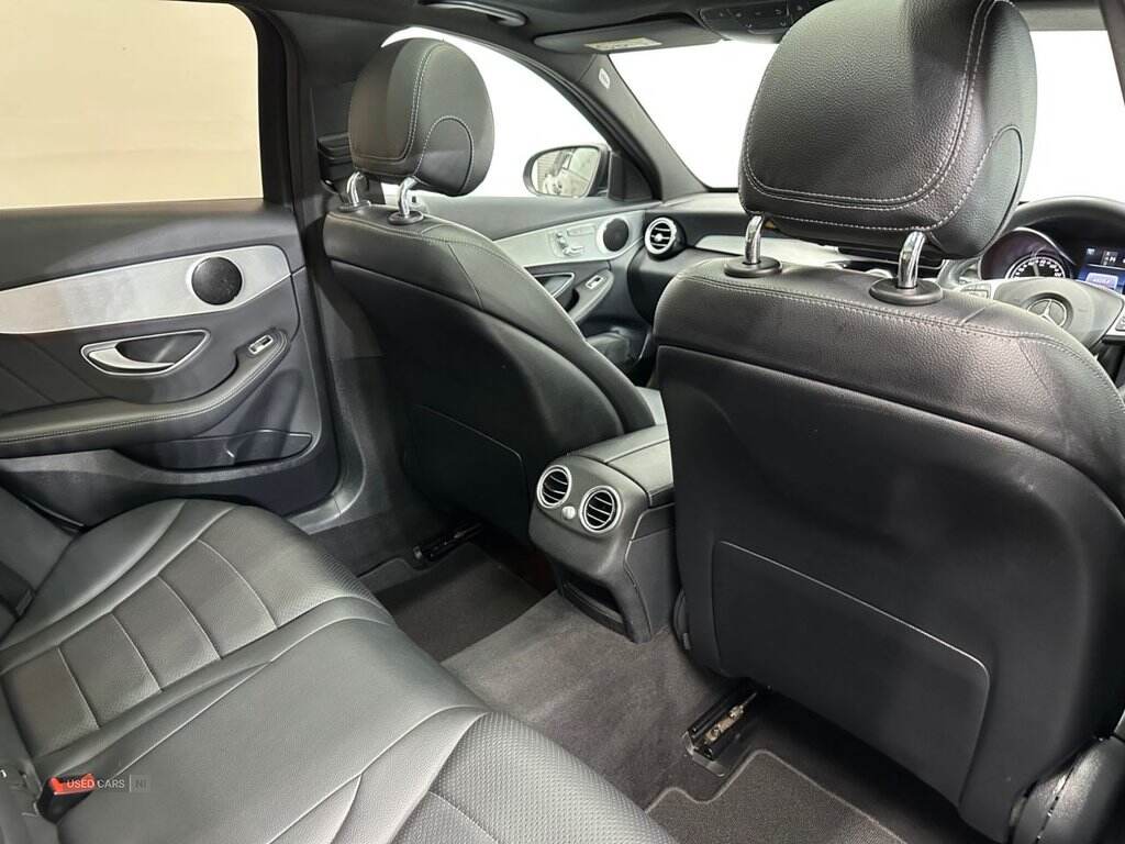 Jan 2017 Mercedes-Benz C-Class C220d AMG Line Premium 4dr Auto