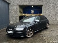 Audi RS4 AVANT in Down