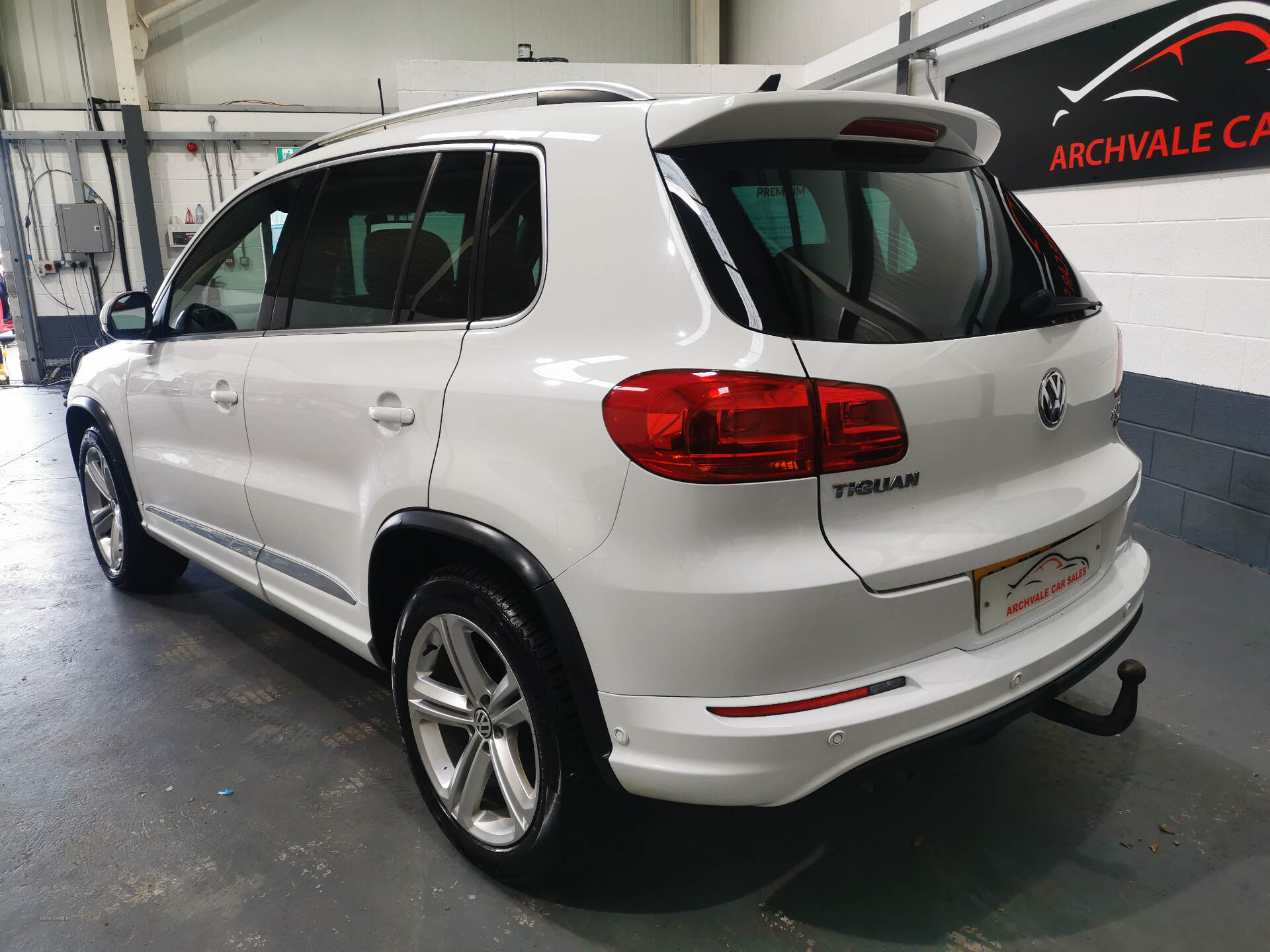 Volkswagen Tiguan DIESEL ESTATE in Down