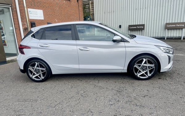 Hyundai i20 HATCHBACK in Down